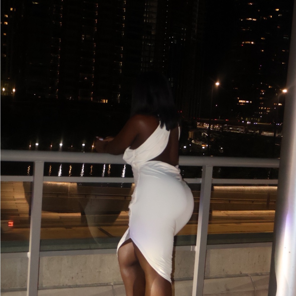 Chic Backless White Dress